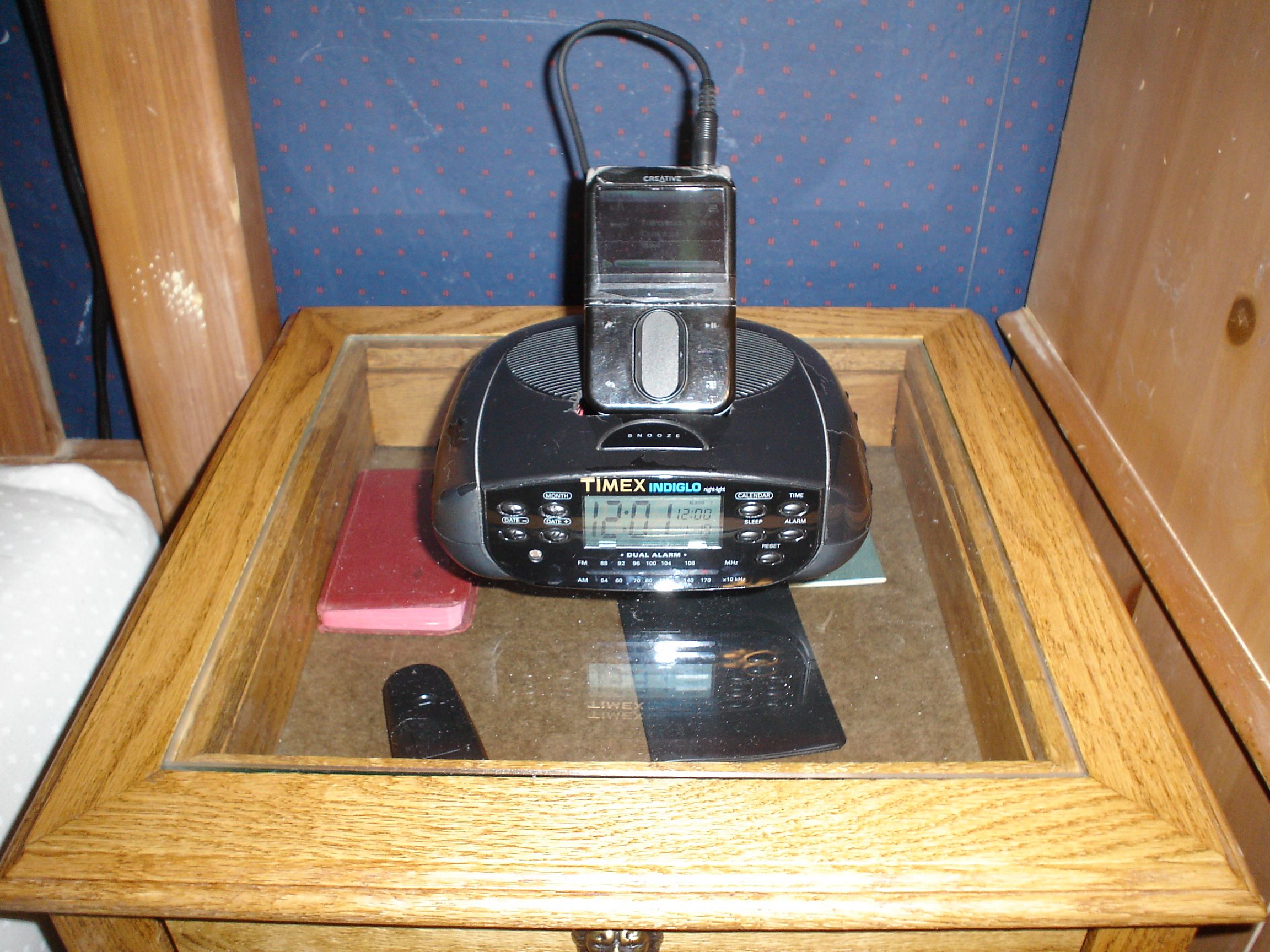 Mp3 Player Dock Speakers/Charger/alarm clock