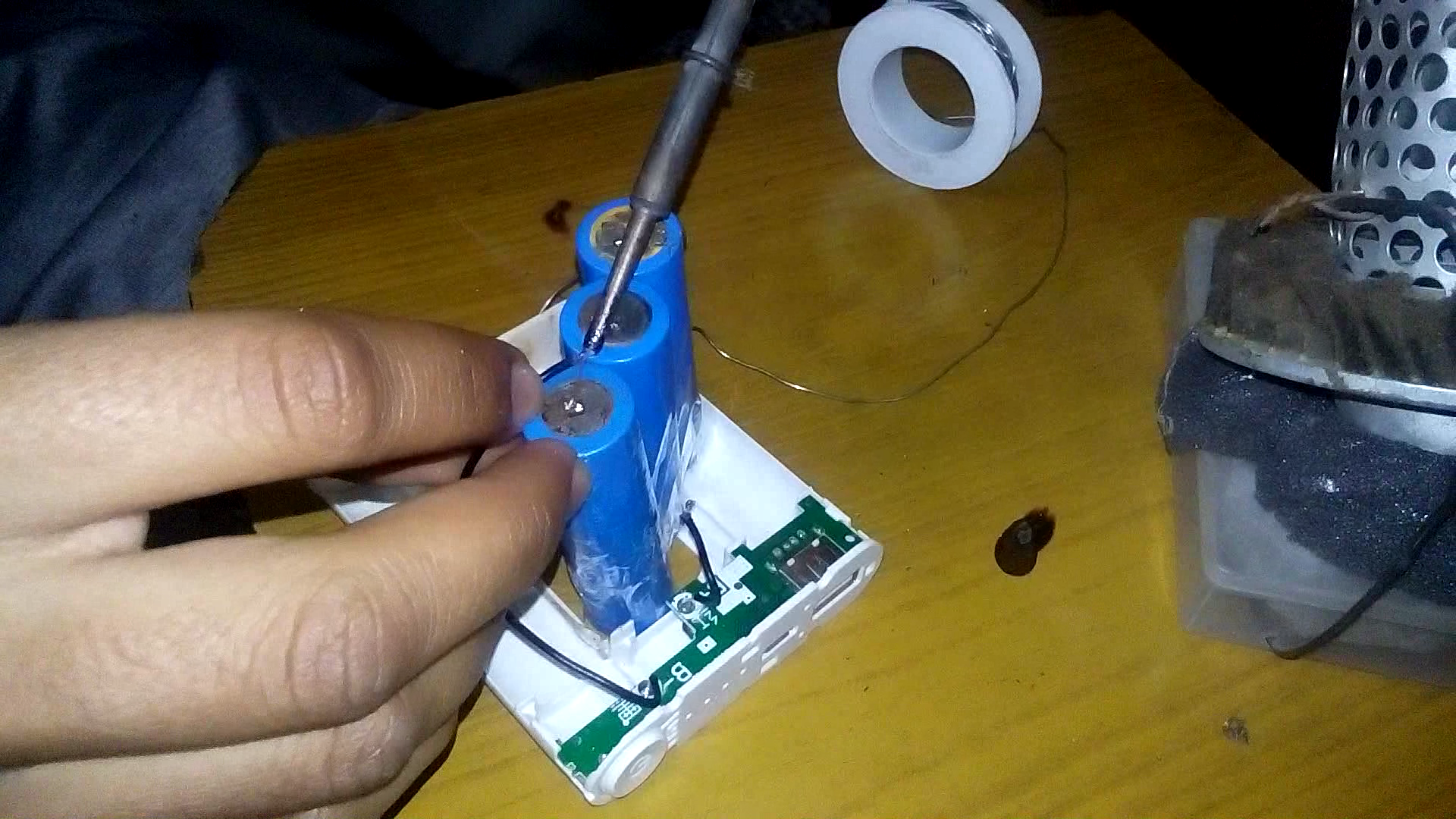 Repair a Dead Power Bank || Repair and Replacement : 6 Steps (with ...
