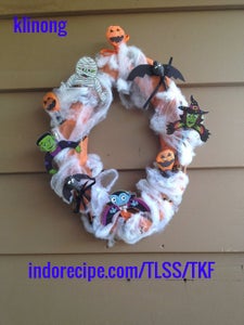 Halloween Candy Wreath (Kids Friendly)