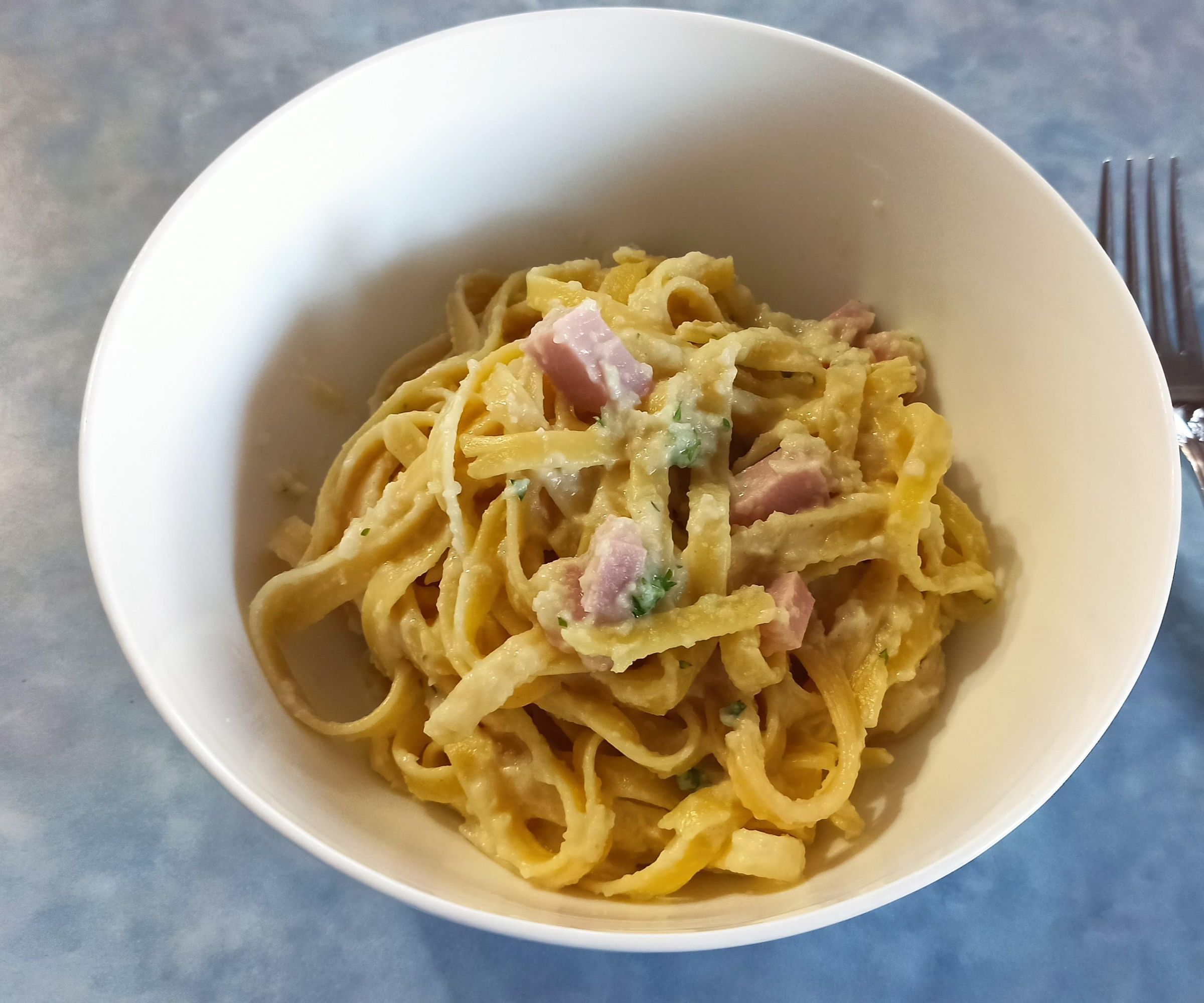 CREAMY CAULIFLOWER PASTA - Serves 4