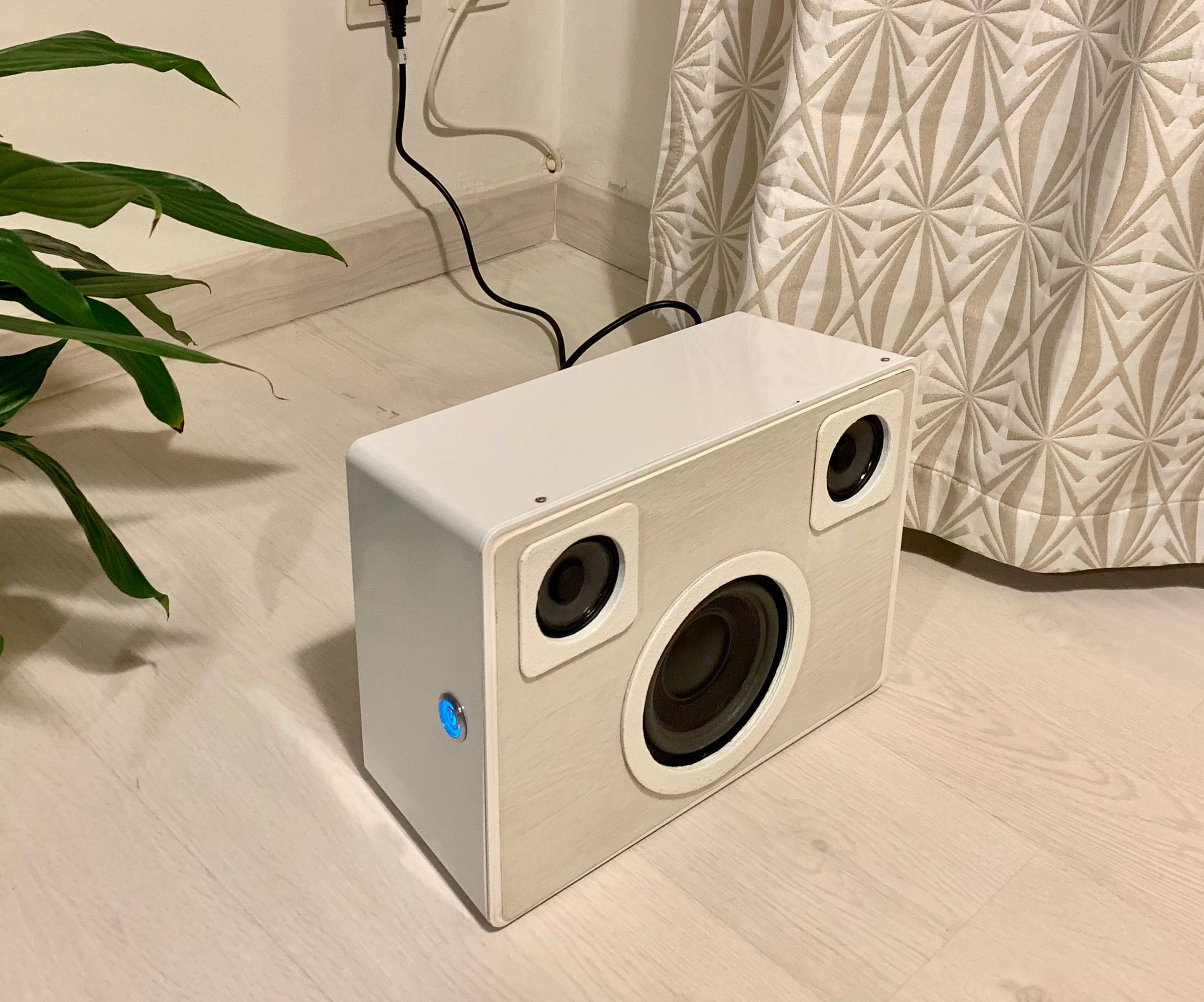 Erguro-one a Maker Aproach of Sonos Play 5 With a IKEA Kuggis Box