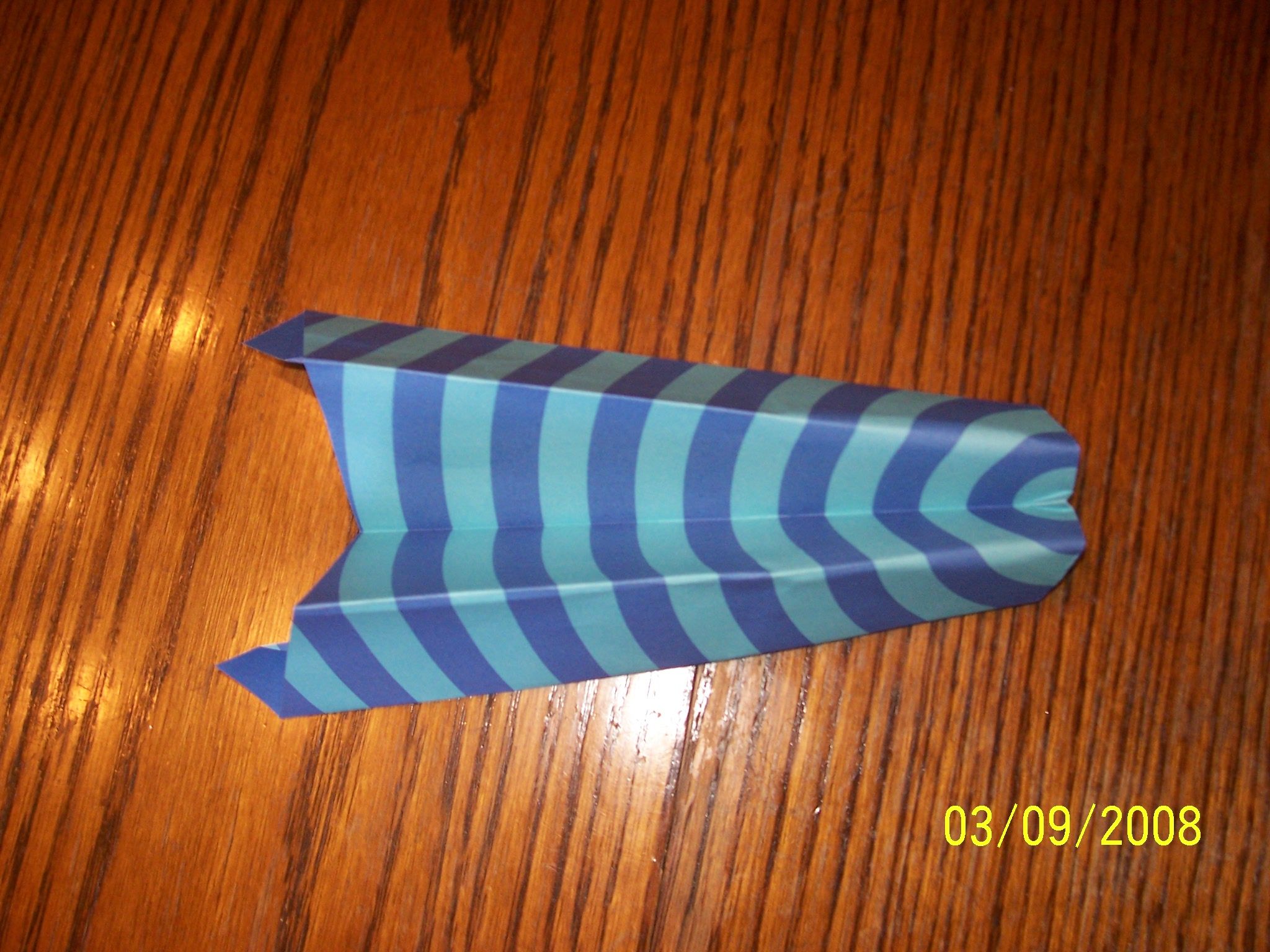 The Worlds Best Paper Airplane. the World Length Record Is 102 Feet!