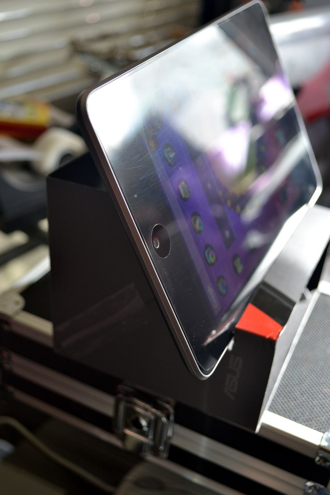 Nexus 7 Stand... OF DOOM!