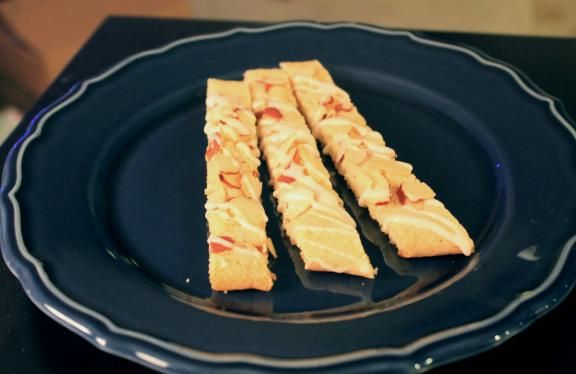 Scandanavian Almond Bars With a Non-dairy Variation