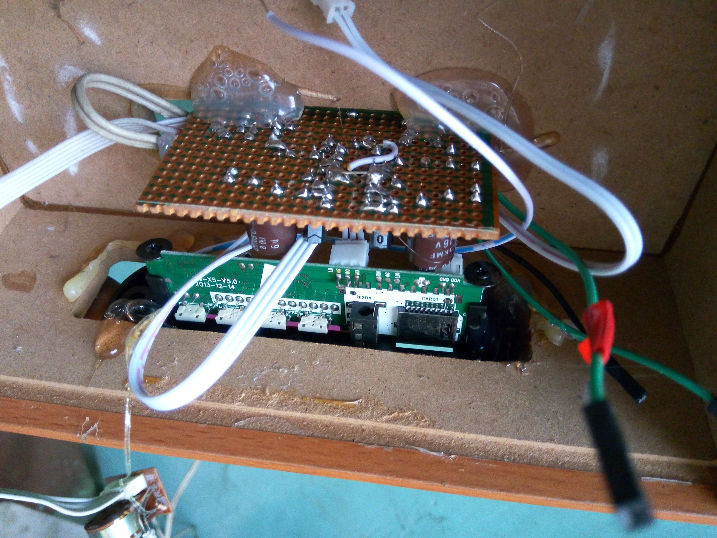 Desk Amplifier With Audio Visualization, Binary Clock & FM Receiver : 8 ...