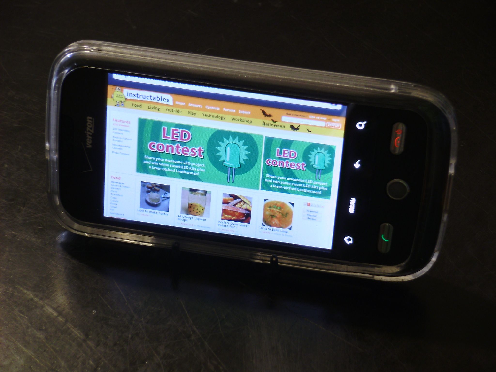 Smartphone Charging/Alarm Stand: Cheap and Easy