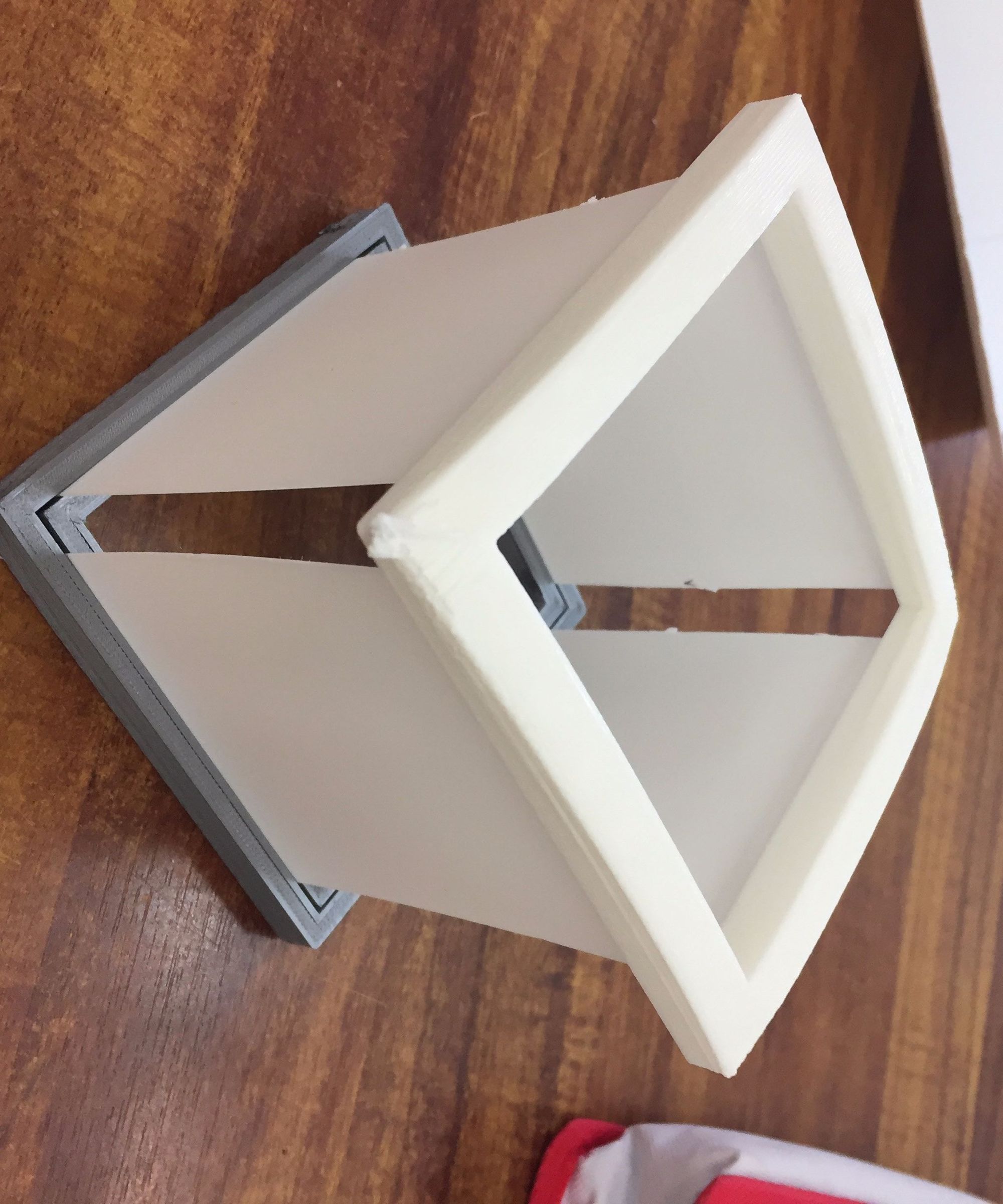 How to Make a Desk Tidy