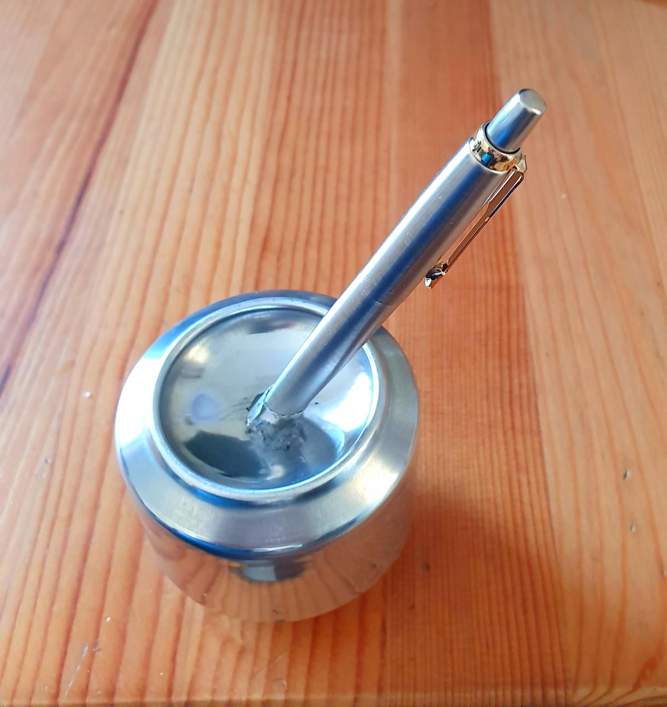 Can't Be Knocked Over Pen Holder