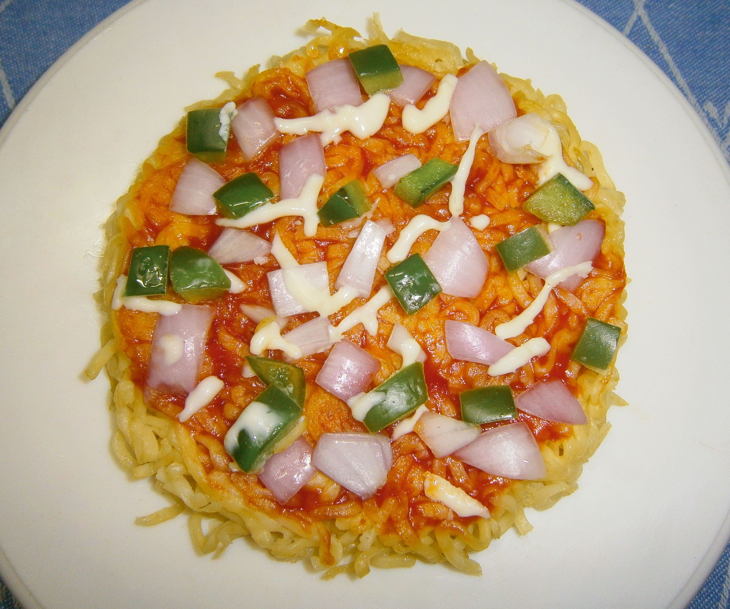 Dorm Noodle Crust Pizza (Iron Box Hack)