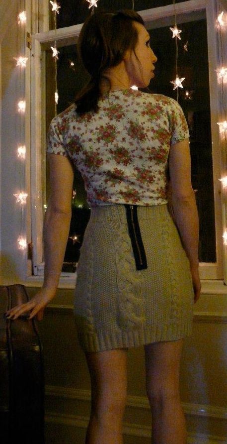 How to upcycle an unwanted snood, into a cool knitted skirt with an exposed zip.