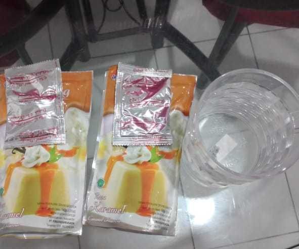 How to Make Vanilla Pudding With Caramel Sauce