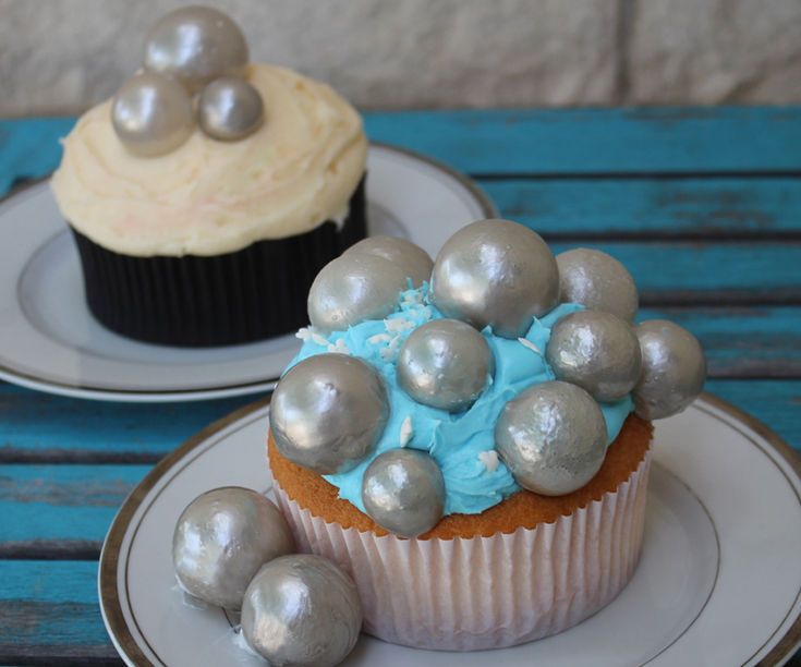 Pearl and Bubble Cake Toppers! 