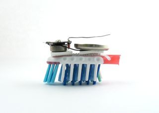 Quick'n'easy Light-sensitive Bristlebot-mod