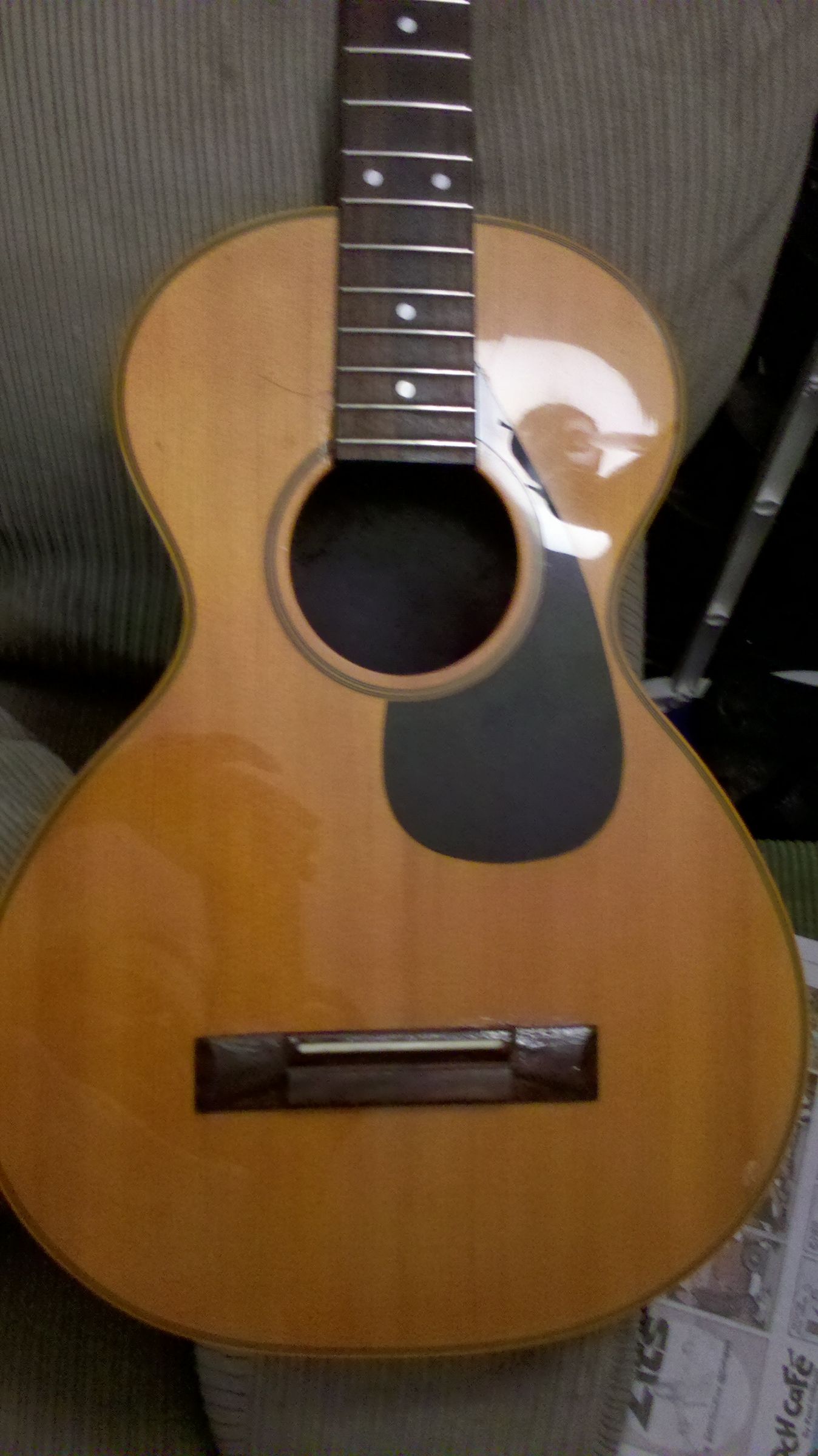 Personalizing a Guitar, Using Waterslides. (or, How to Turn a Free
