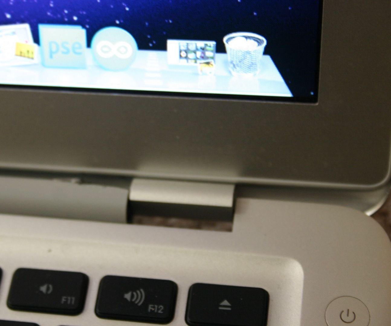 Macbook Air Broken Hinge Brace 3 Steps Instructables