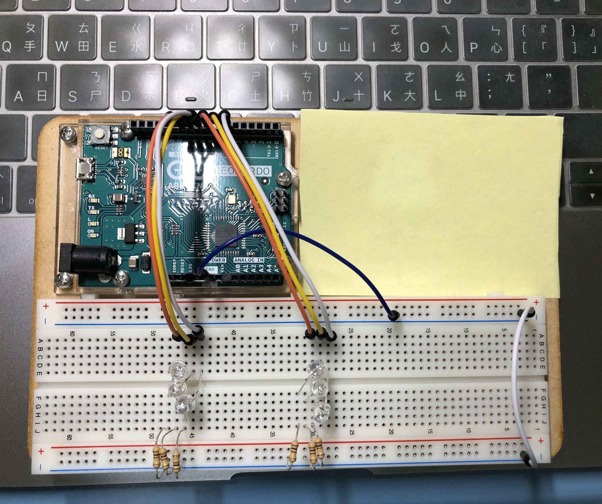 How to Make a LED Traffic Light With Arduino : 3 Steps - Instructables