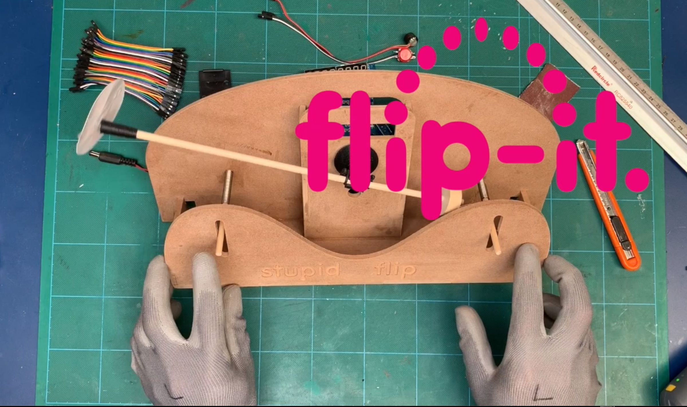 FlipIt! the World's Dumbest Game? 7 Steps (with Pictures
