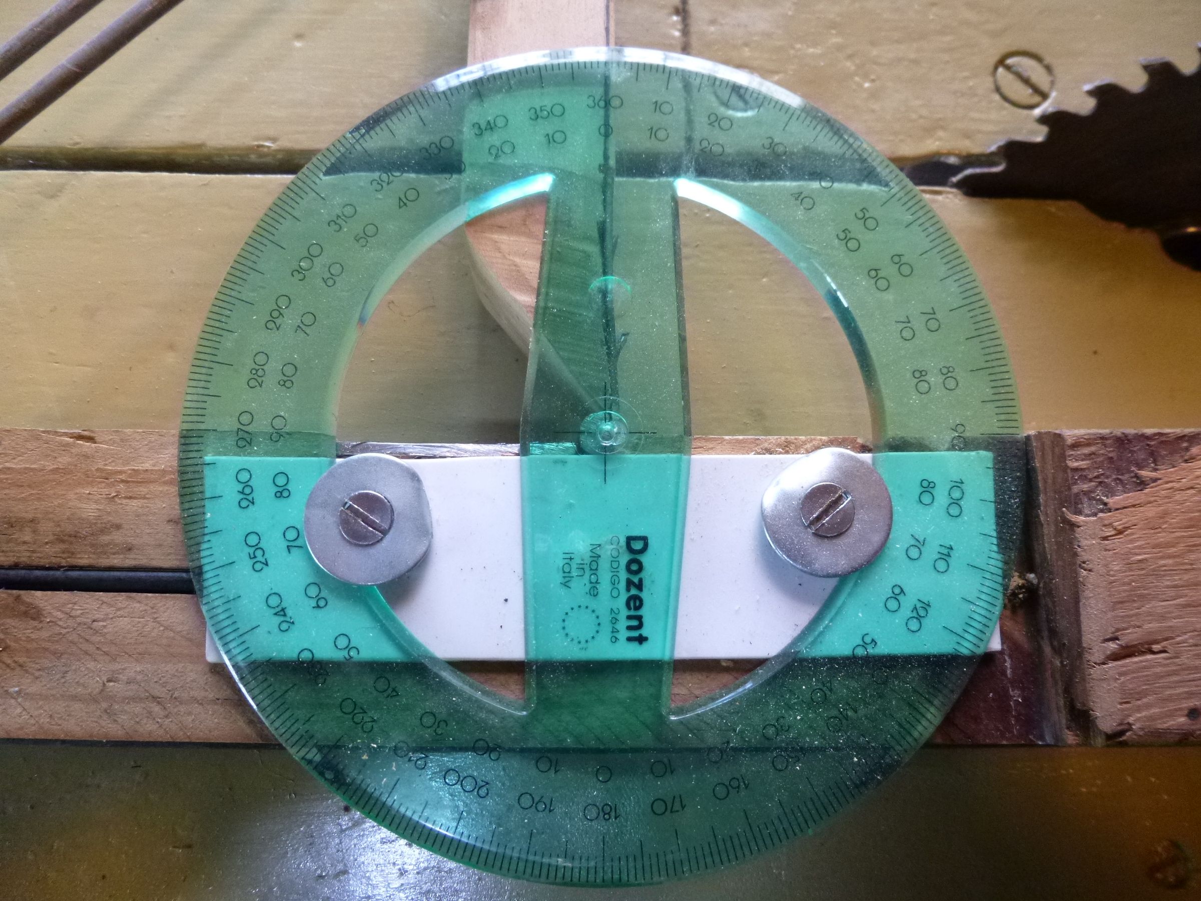 Improvements to My Cutting Table (mejoras a Mi Mesa De Corte)