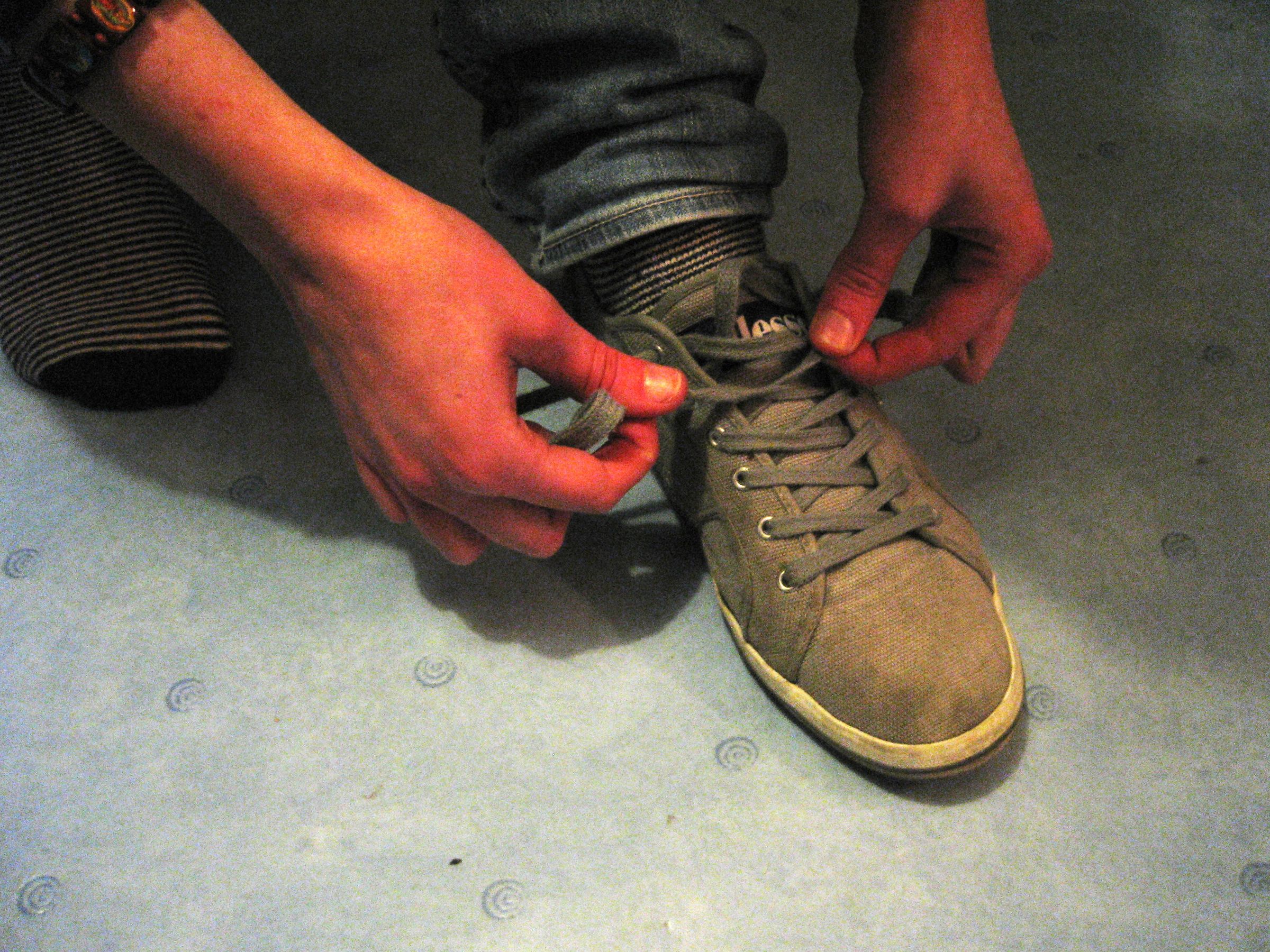 How to Tie Your Shoe? 8 Steps Instructables