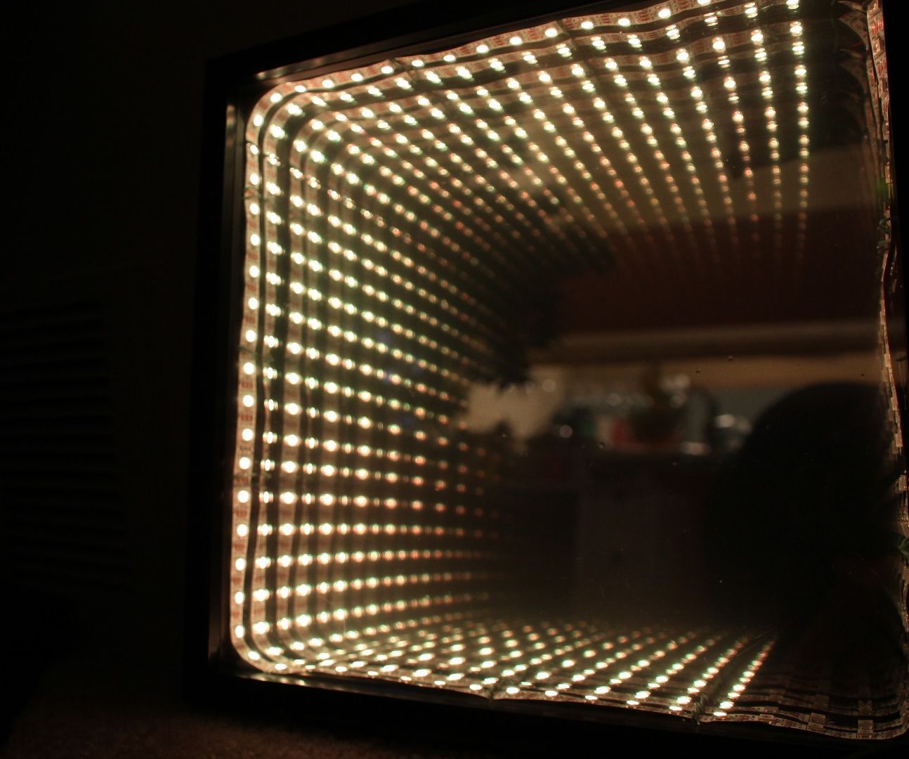 Chromatic Temperature Display - Arduino Controlled RGB LED Infinity Mirror