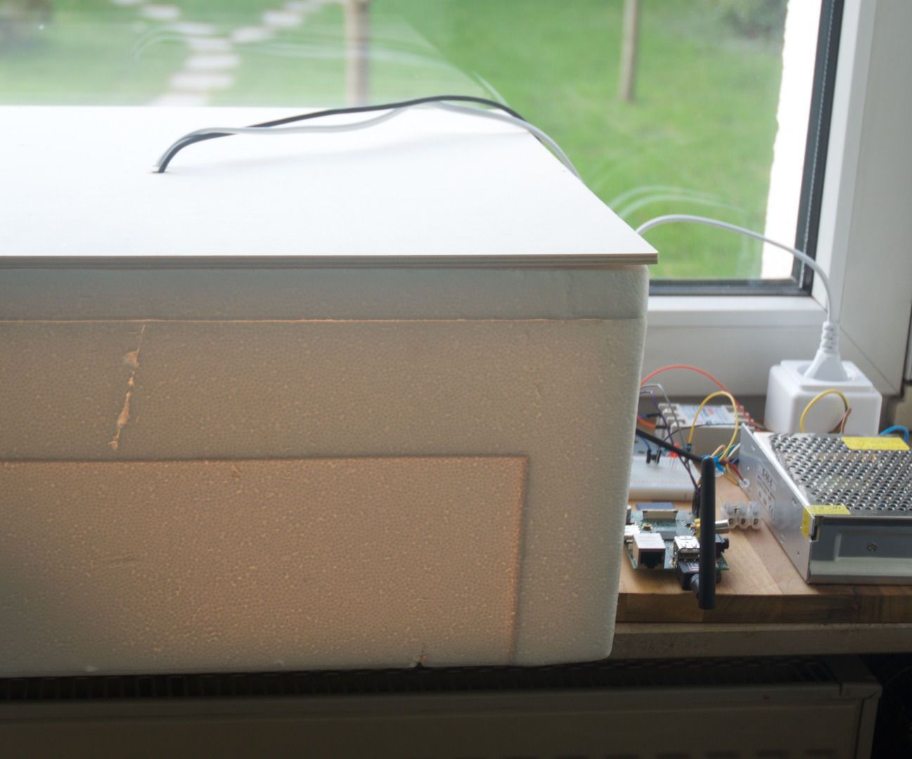 Yoghurt at Home Maker: Controlled by a Raspberry. Family Scale. Expandable.