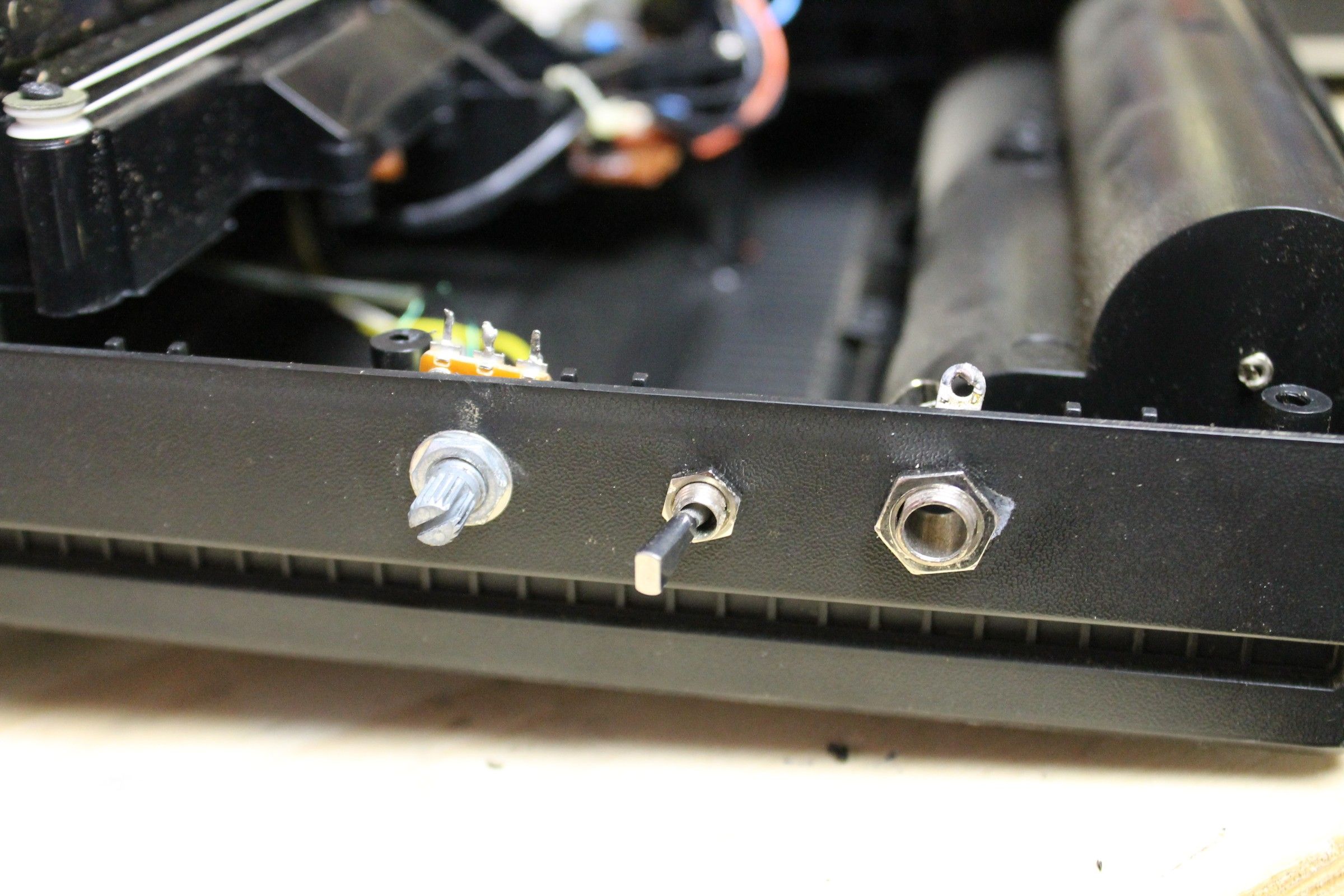 Hack Any Radio Into a Guitar Amp V2 : 9 Steps (with Pictures ...