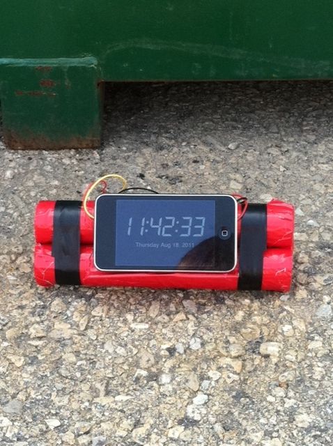 dynamite ipod clock and charger