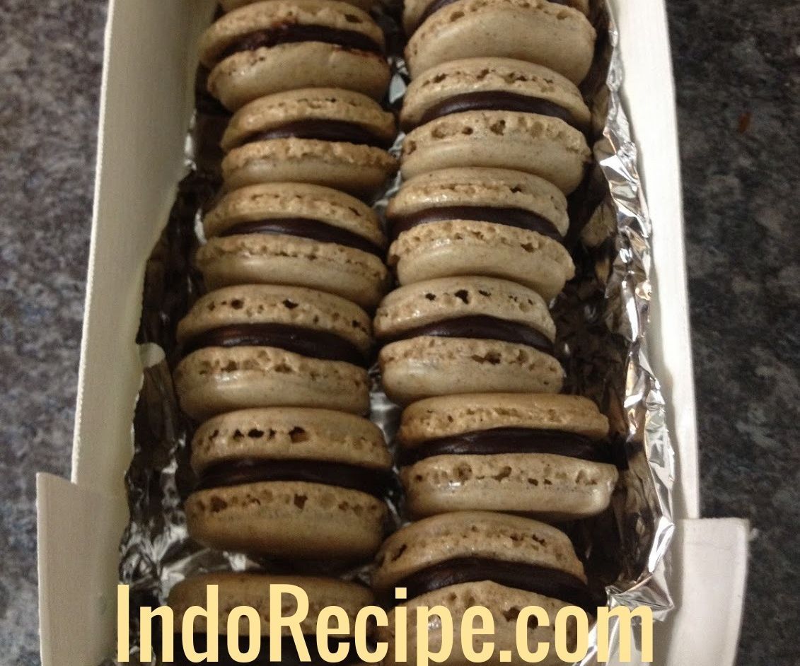 Pumpkin Pie Spice Macarons