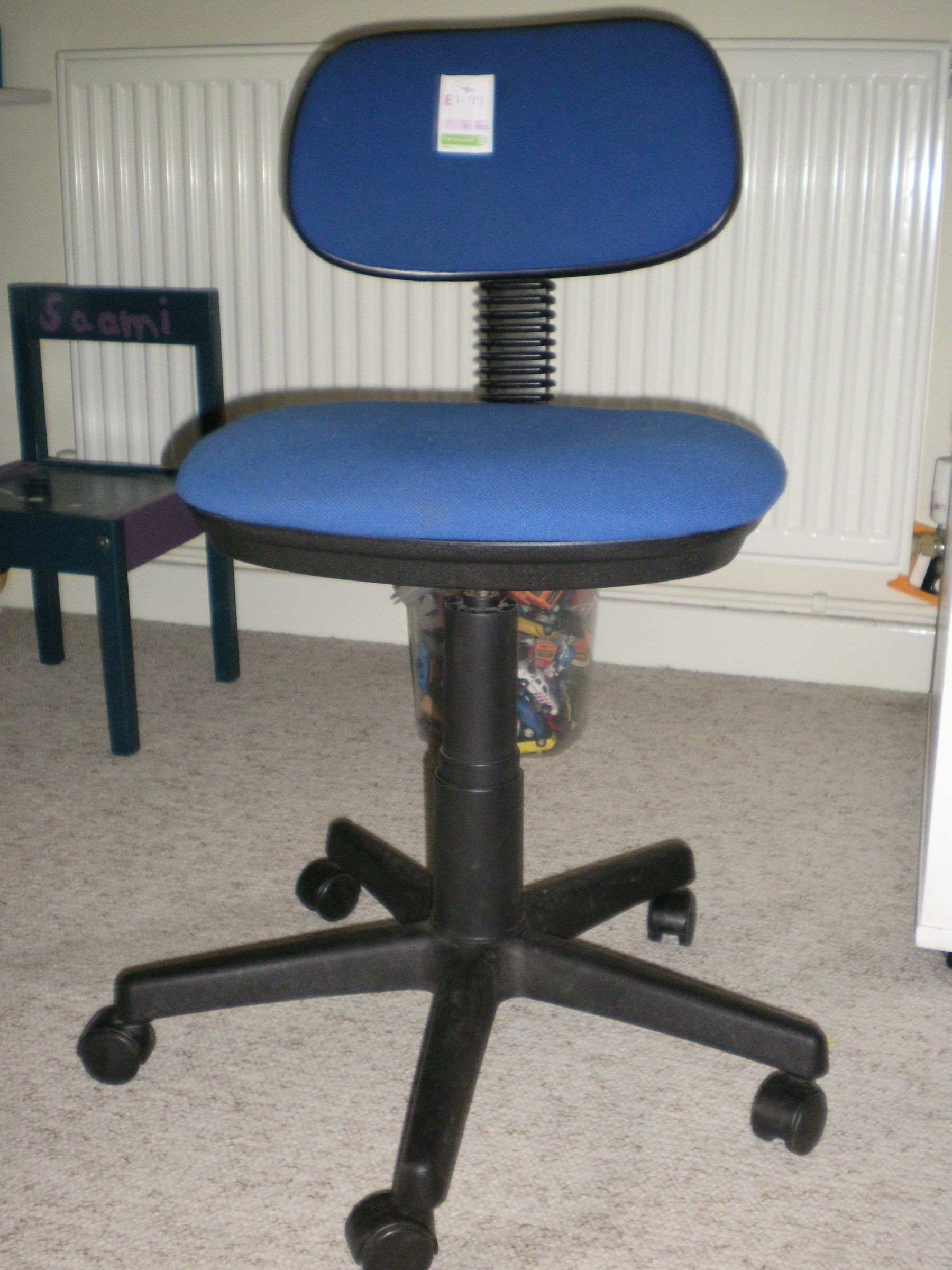 How to Re-Upholster a Swivel Chair