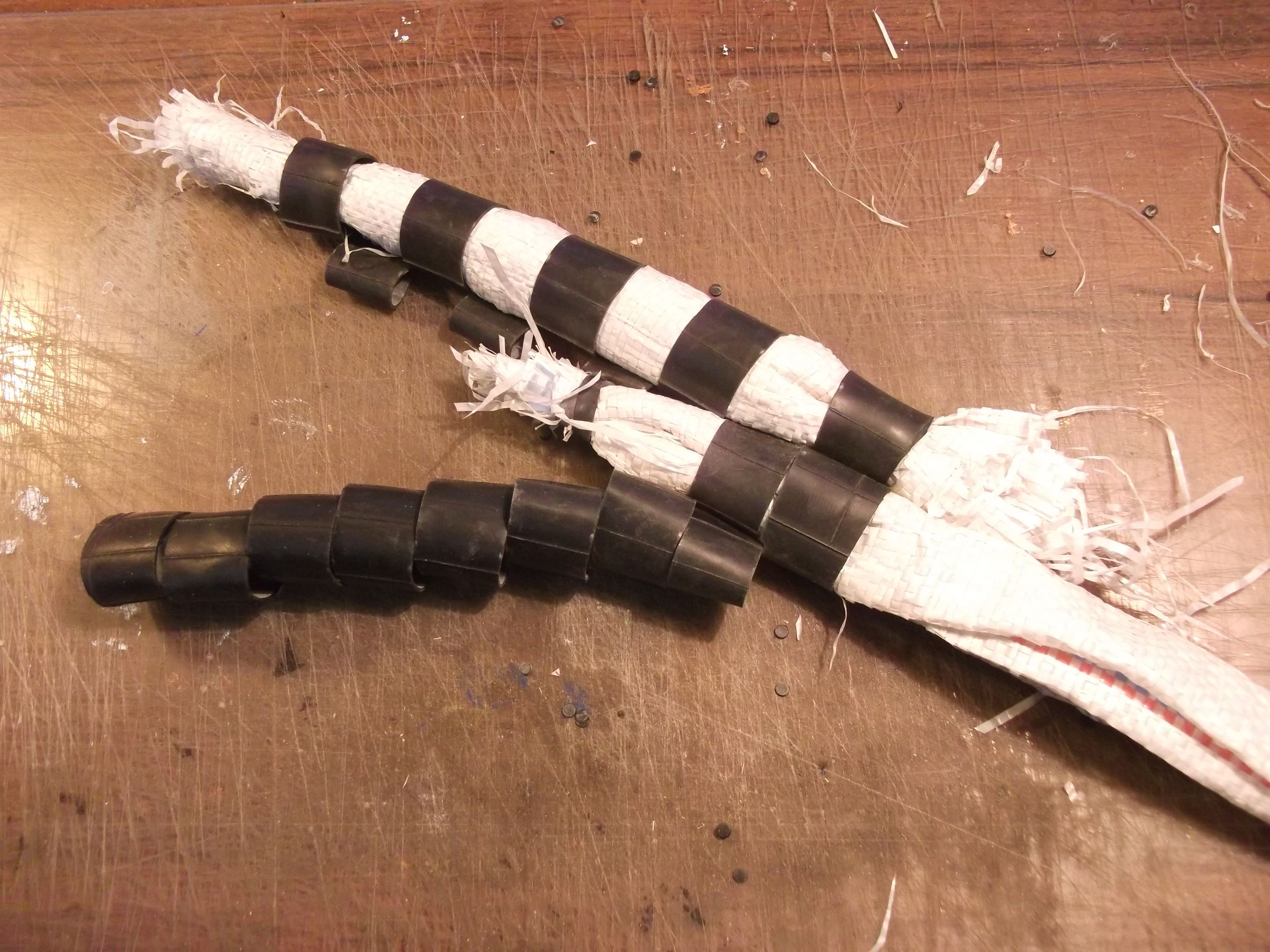 Inner Tubes + Plastic Bags Woven Rug #1 : 14 Steps (with Pictures ...