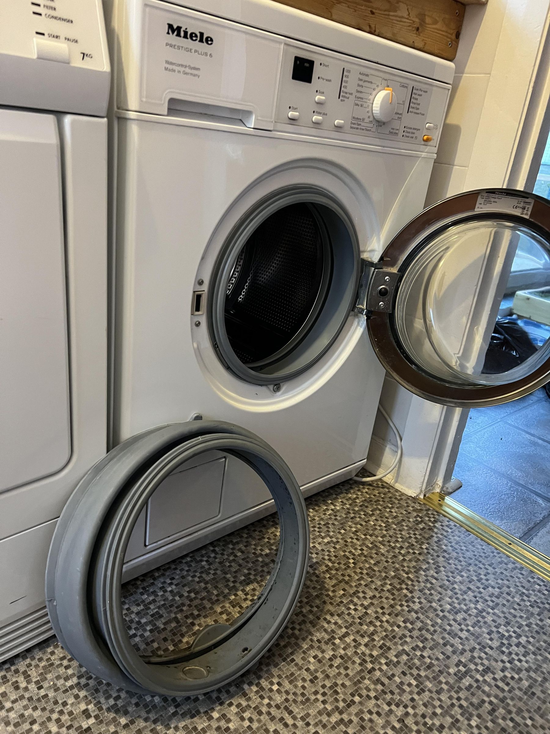 Replacing Door Seal on a Miele Prestige Plus 6 10 Steps Instructables