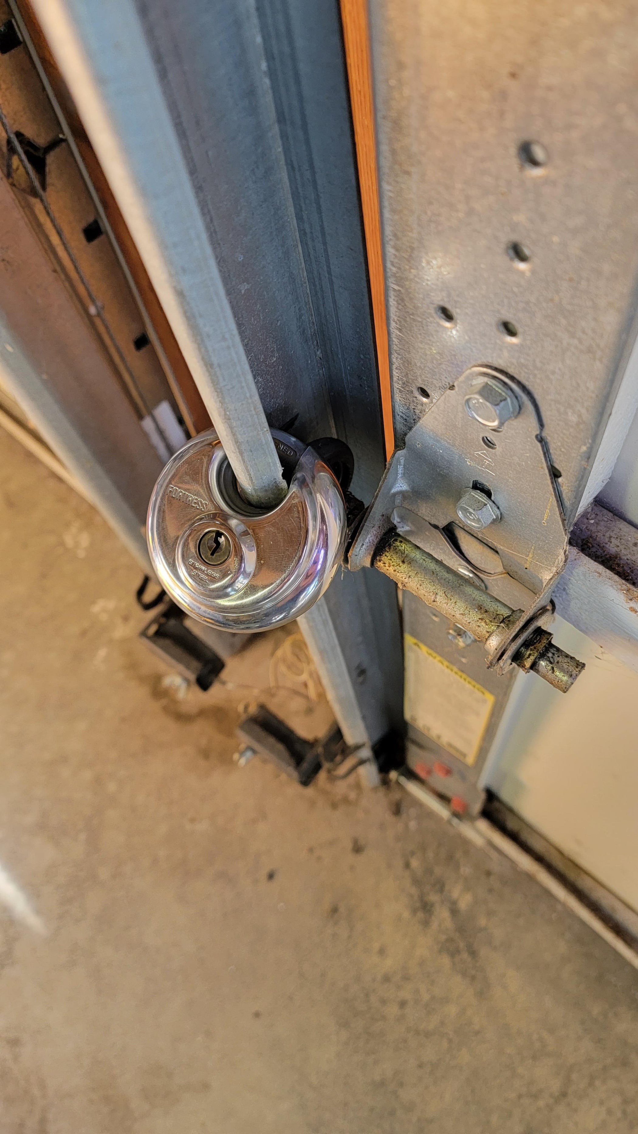 Garage Door Lock 4 Steps Instructables