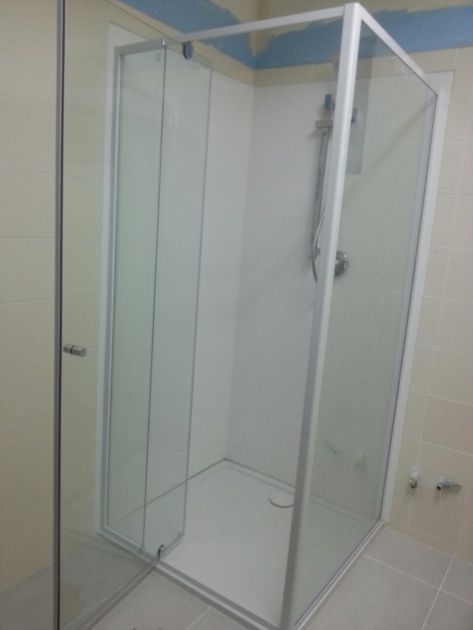 SHOWER AND SCREEN FIXING