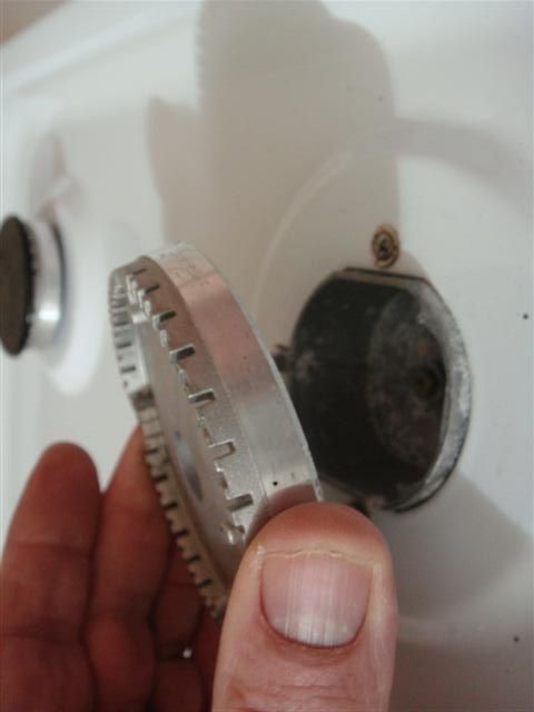 How to Replace the Burner Ring Base and Cap on a Cookers Hob, Ariston, Cannon, Creda, Hotpoint, Indesit