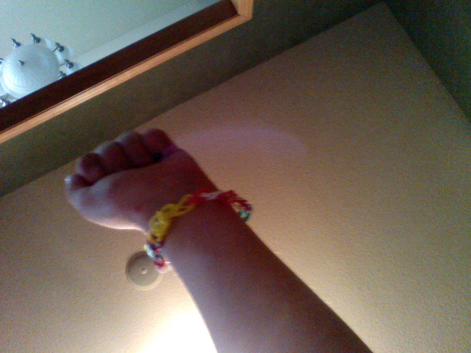 How to Make a Rainbow Loom Bracelet With the Loom