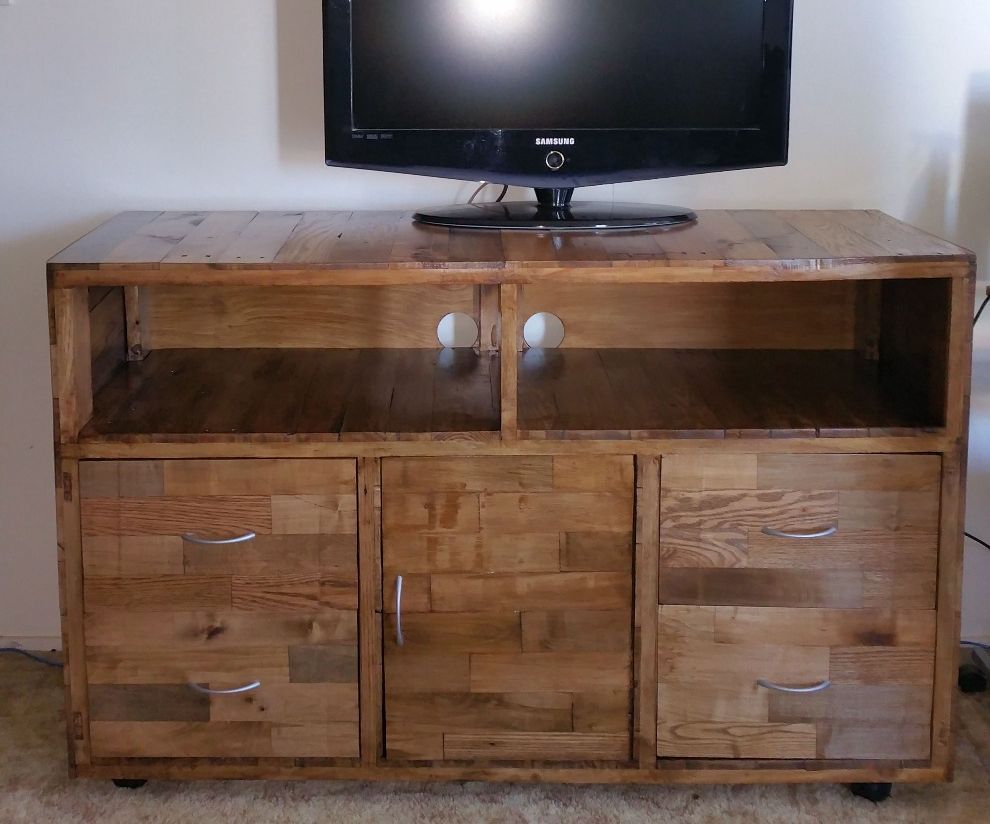 Pallet Wood TV Cabinet