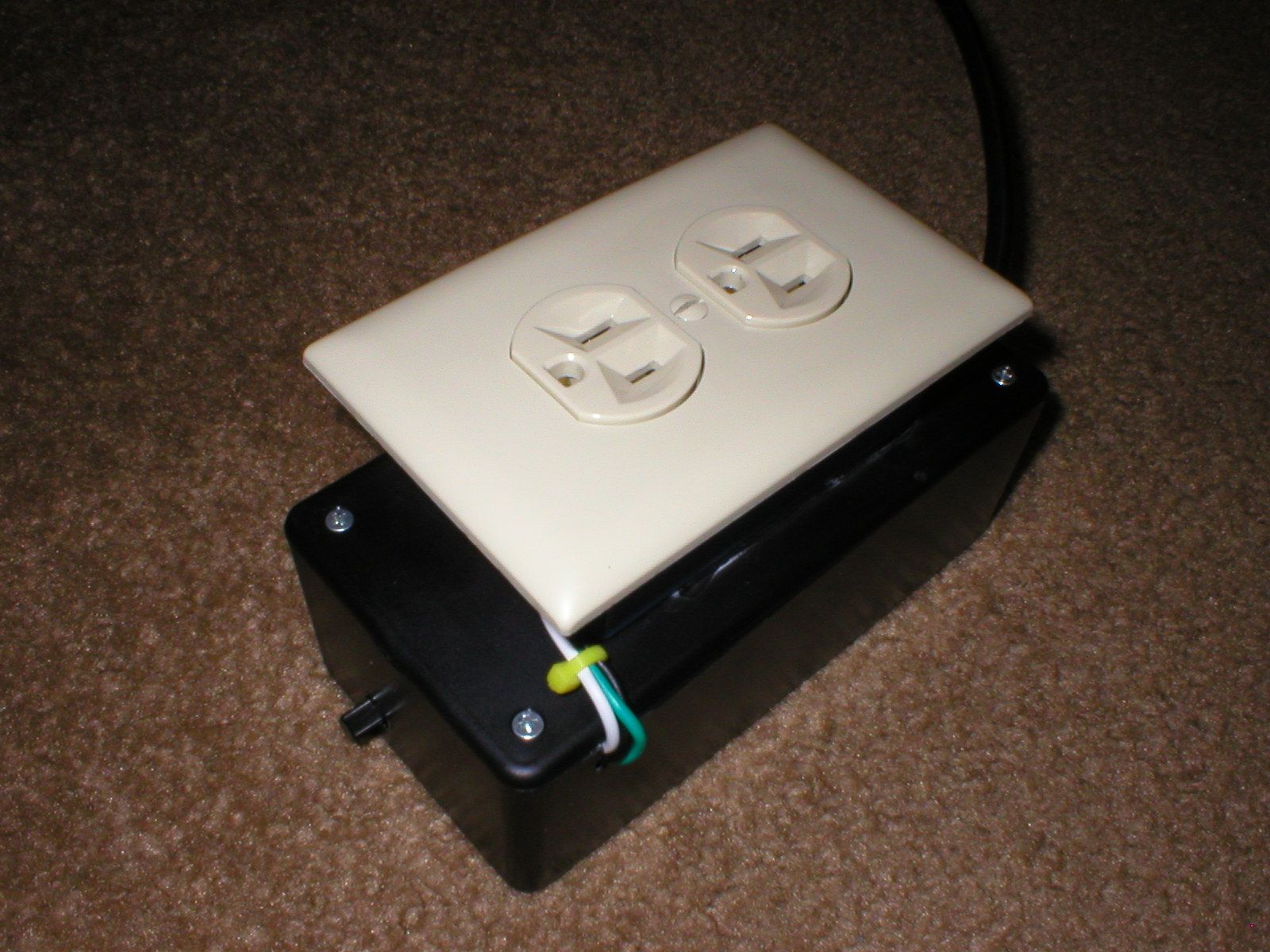 Build the BandBlinker - 120v Audio Trigger on the Cheap.