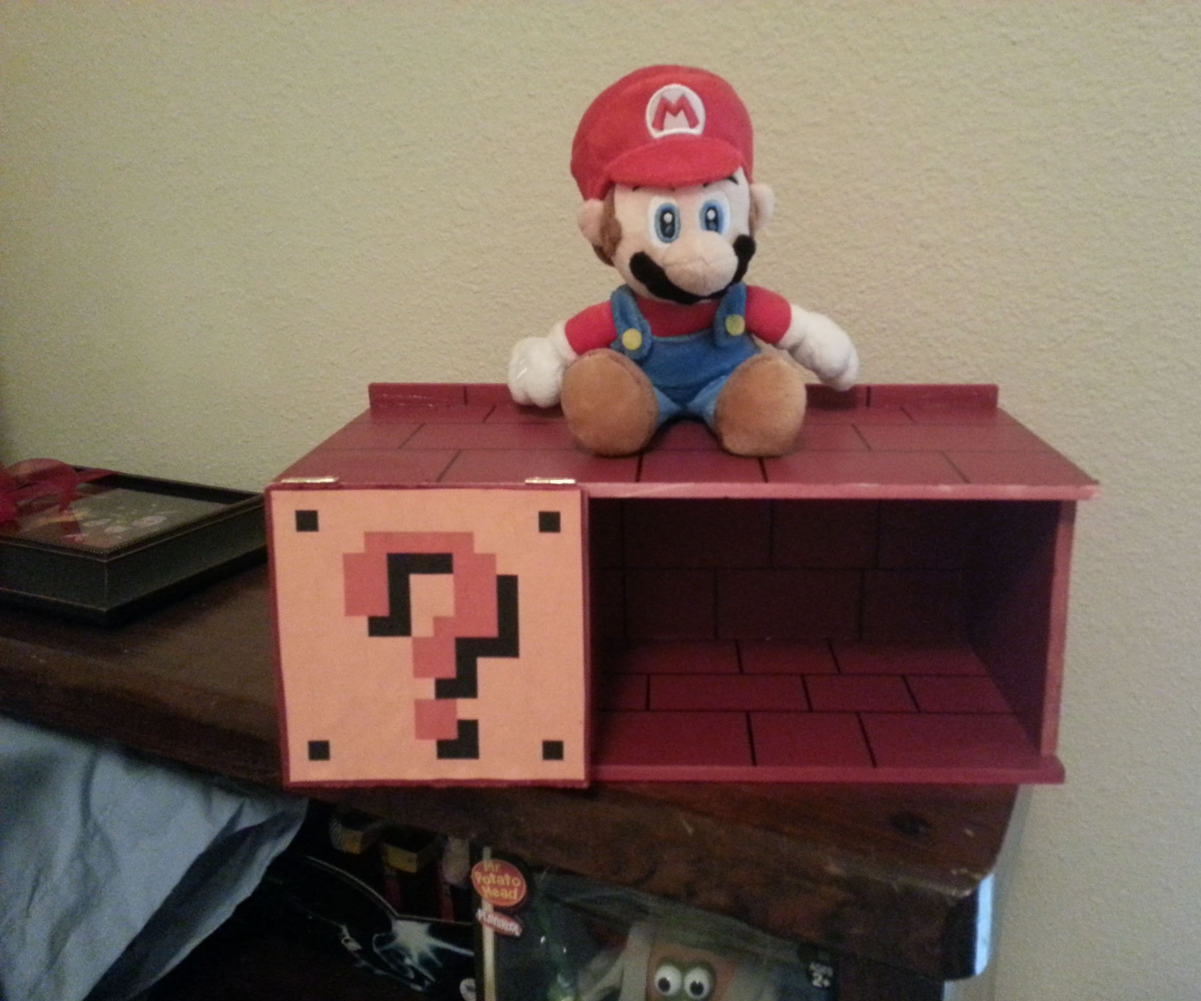 Super Mario Bros. Mini Shelf