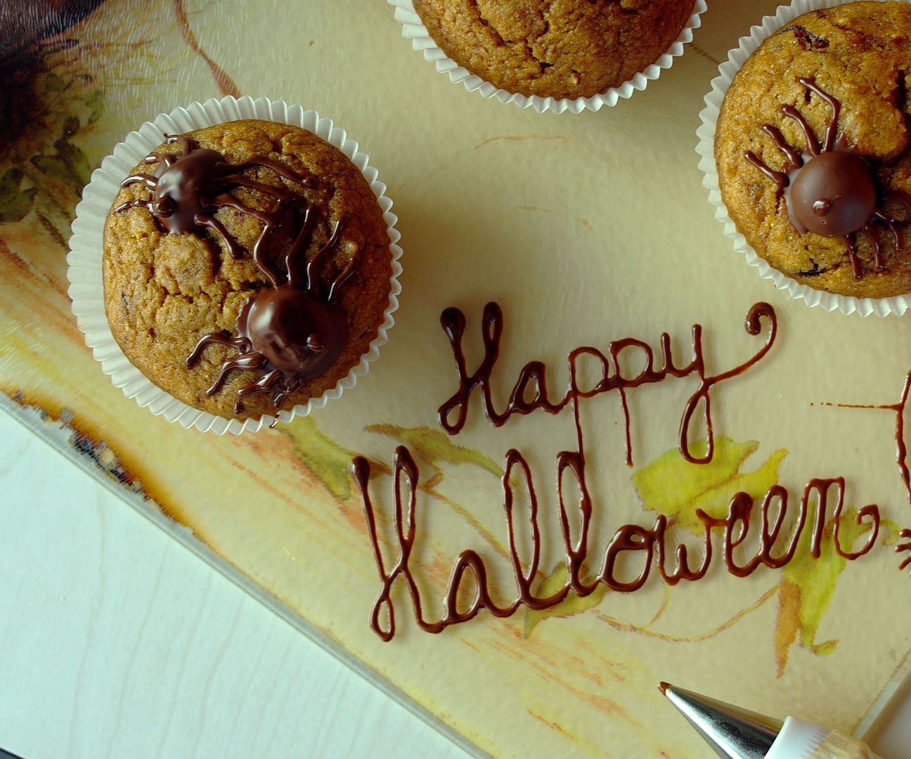 Scary (ok, Cute) Spider Pumpkin Cupcakes