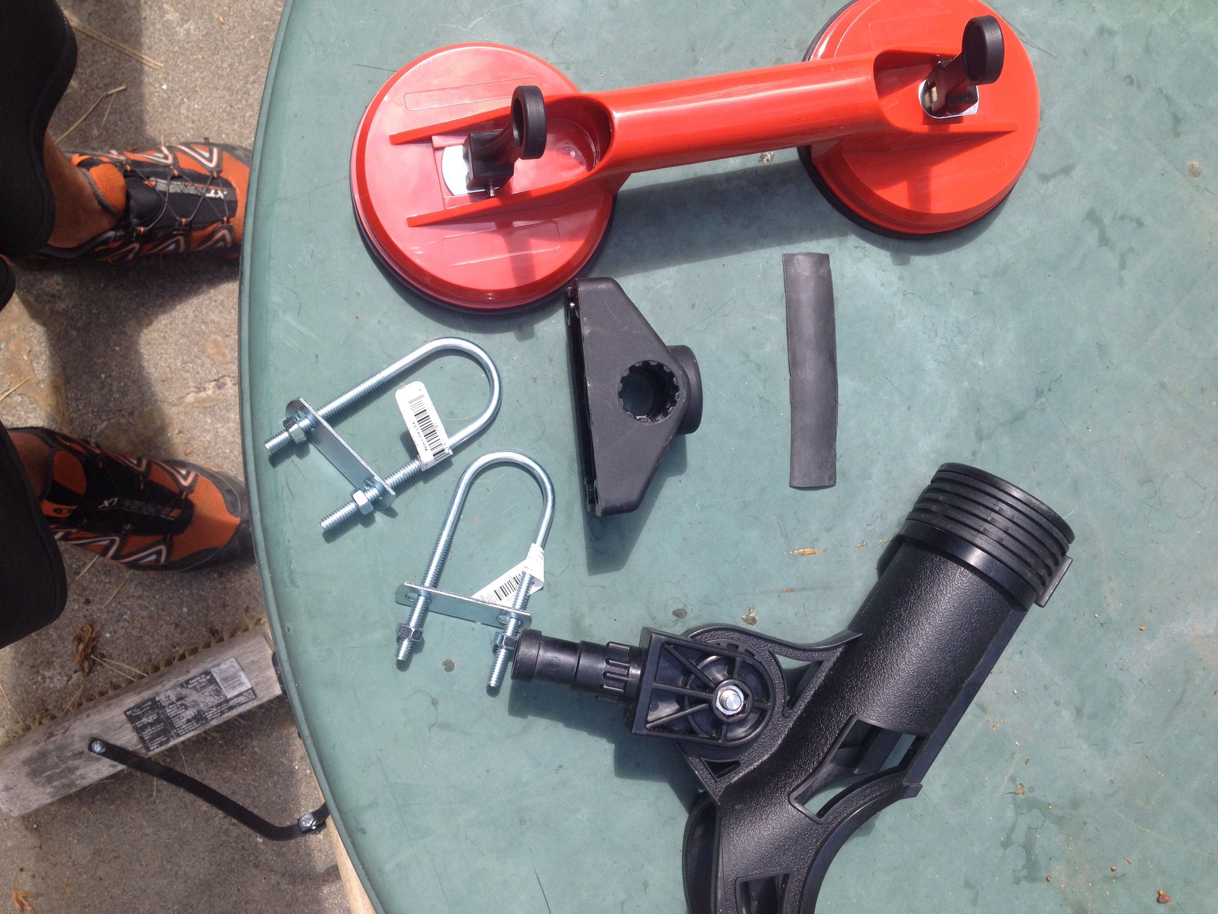 Suction Cup Fishing Rod Holder 3 Steps Instructables