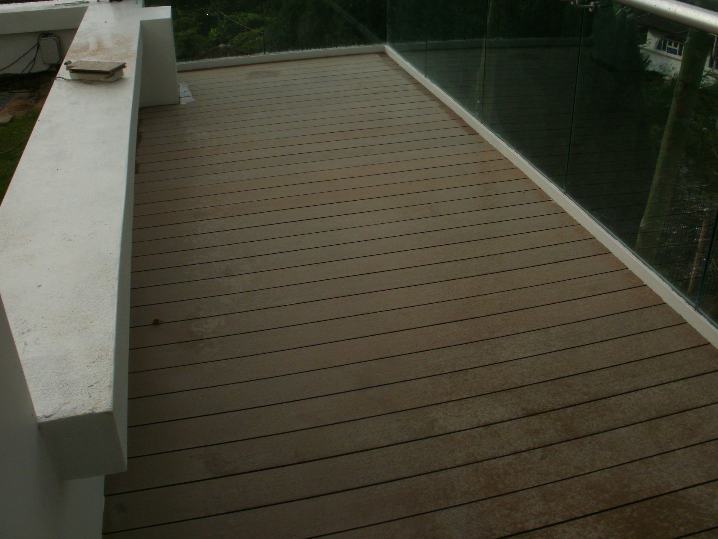 Cantilever Exwood Decking