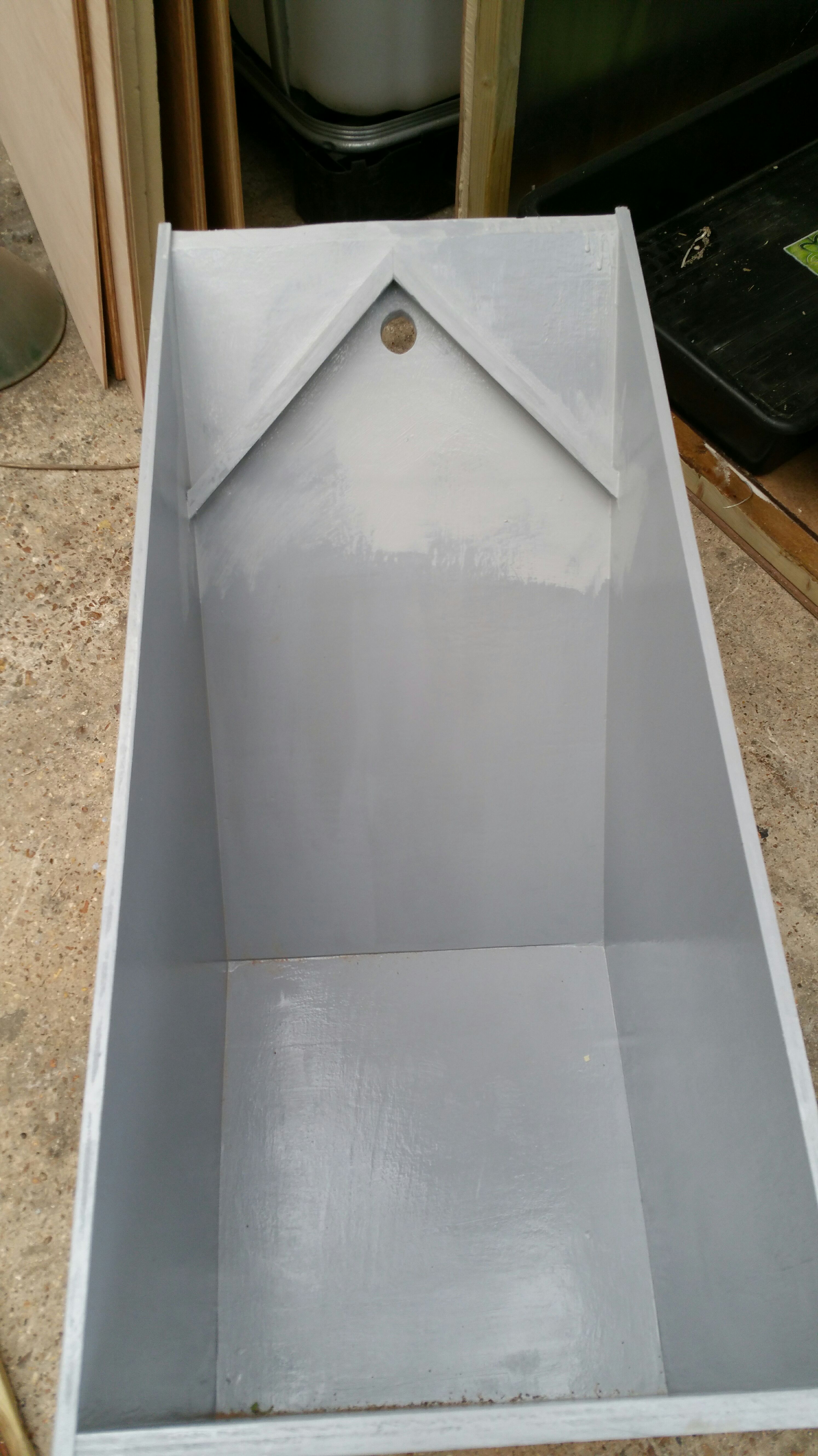 Fly Bin 2.0 Made to Turn Your Household Food Waste Into High Quality Fish Food by Feeding the Waste to Black Soldier Flies. Replacing Fish Meal As a Source of Protein. Works Well With the Fly Breeding Box. 