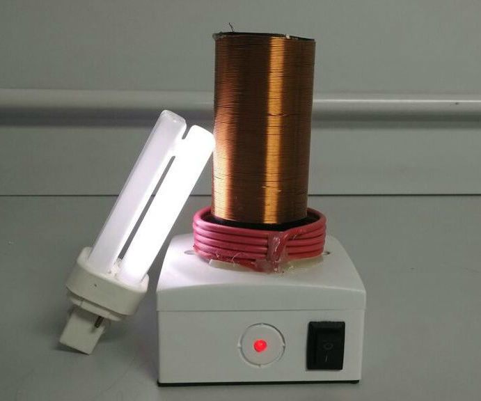 Make a Simple Portable Tesla Coil!