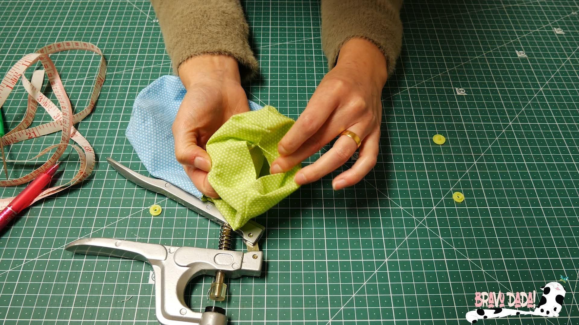 DIY How to Make a Quilted Sewing Machine Mat With Pockets and Thread