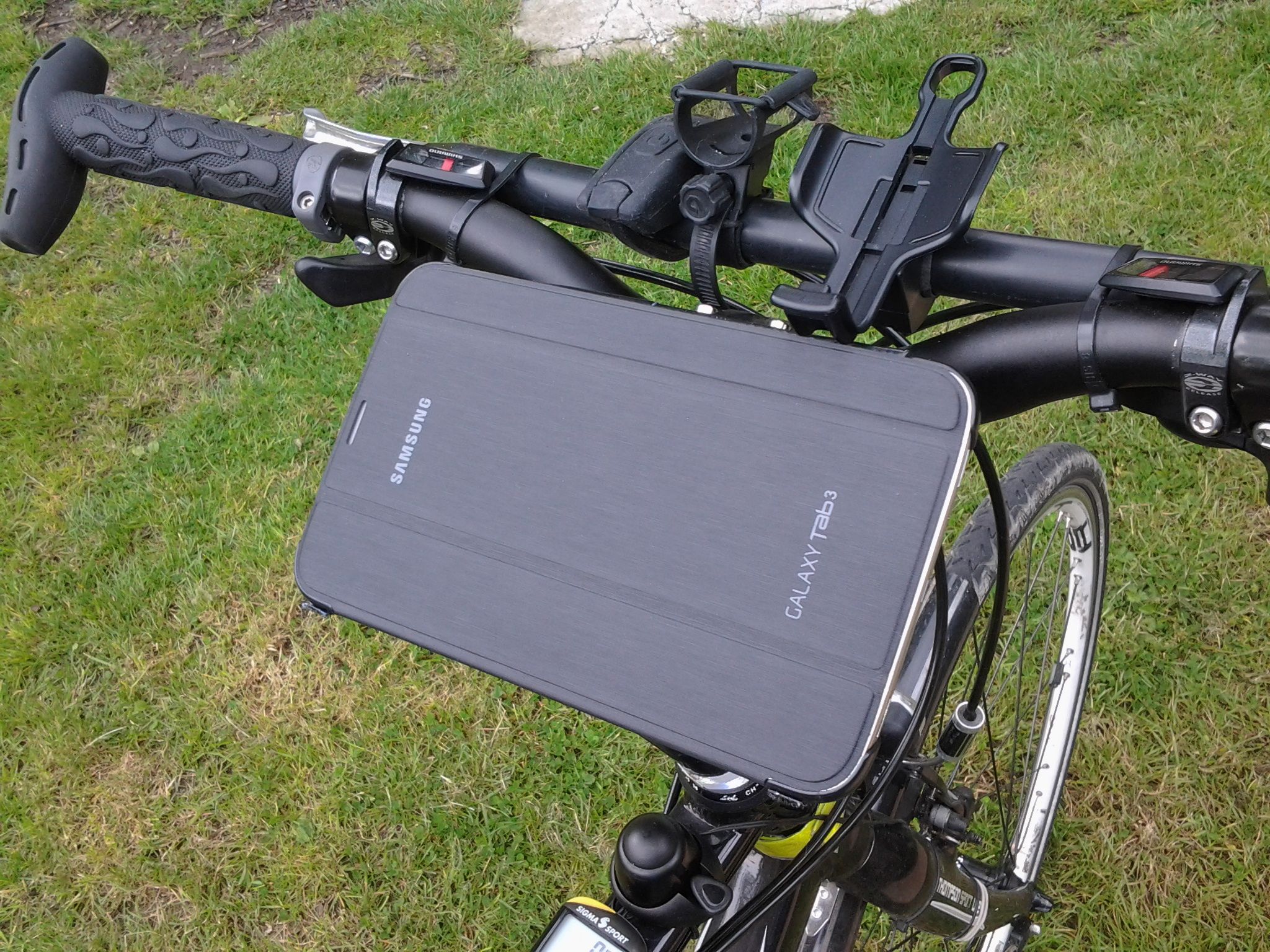 How to Make an Every Day (bike) Carrier Fast, Cheap and Easy for Your Gps, Smartphone, Mp3 Player, Powerpack And/or Other Stuff....