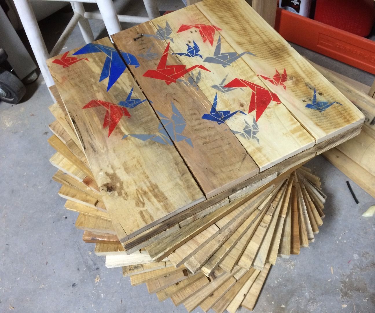 Pallet Wood Table With Hidden Cooler