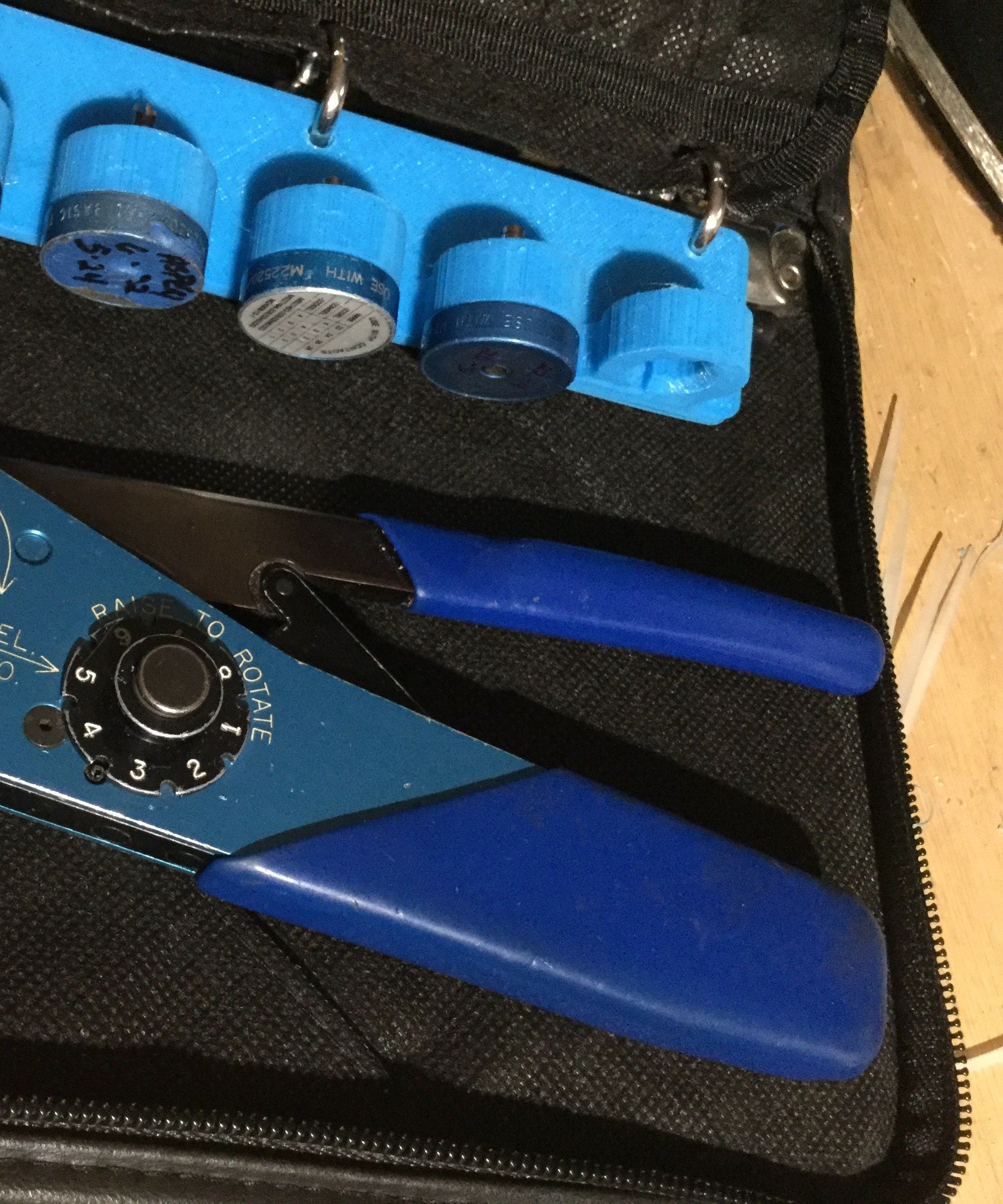 Daniel's Positioner Case/Holder Fusion 360