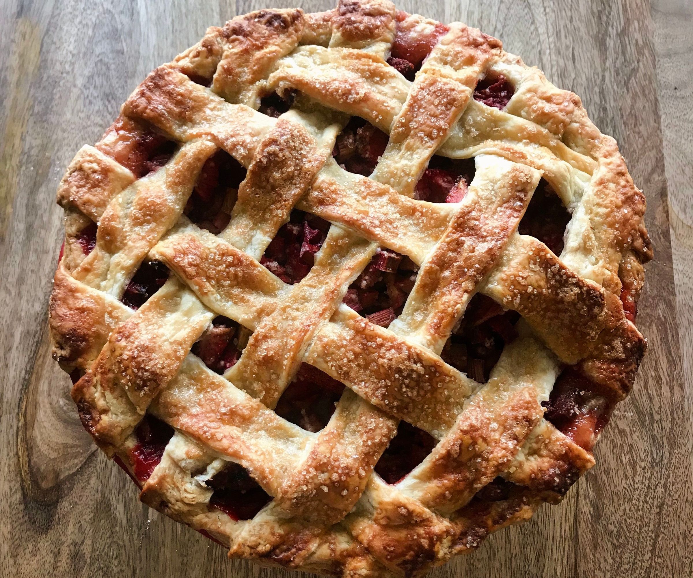 Classic Strawberry Rhubarb Pie