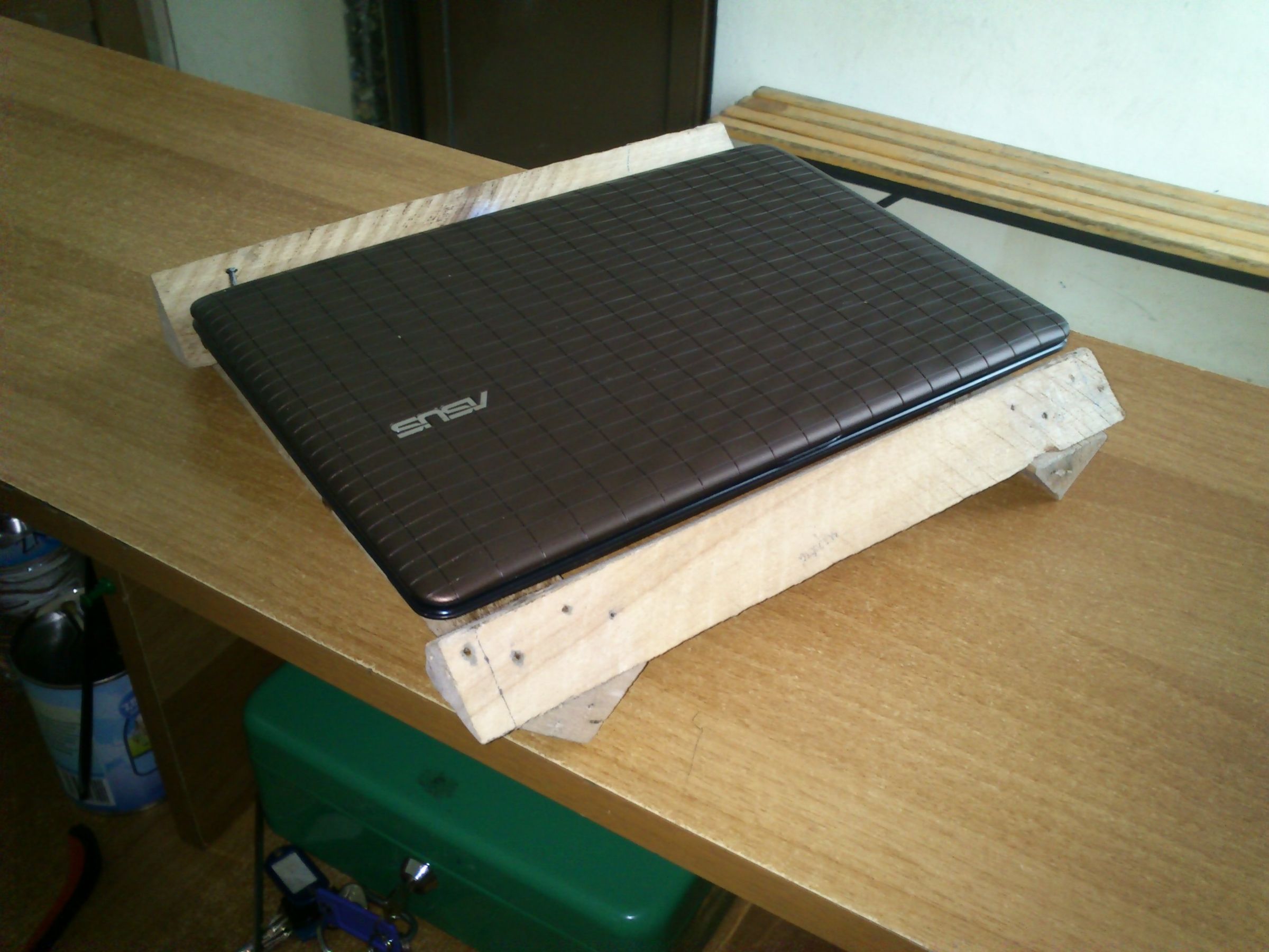 NetBook and Laptop Stand From Scrap Materials (military Style)