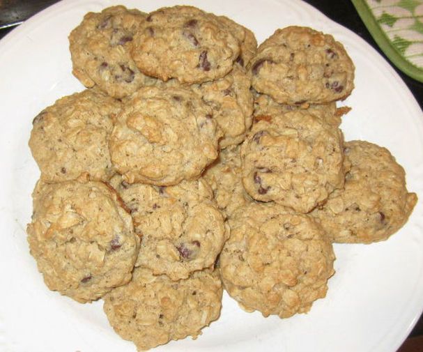Healthy Chocloate Chip Oatmeal Cookies